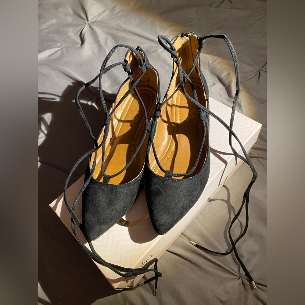 Size 7 Candies Black Tie-Up Pointed-Toe Flats - Picture 4 of 7